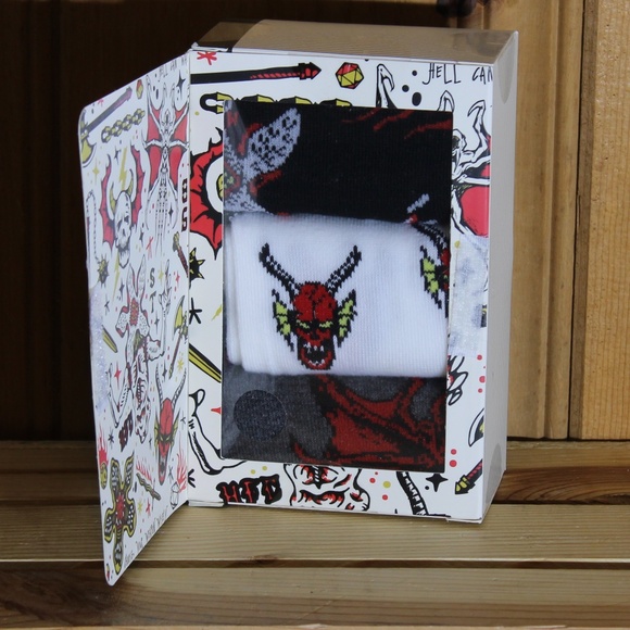 Netflix Stranger Things 3 Pair Crew Socks Mens‎ - Picture 2 of 4